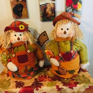 Girl and boy full Scarecrows